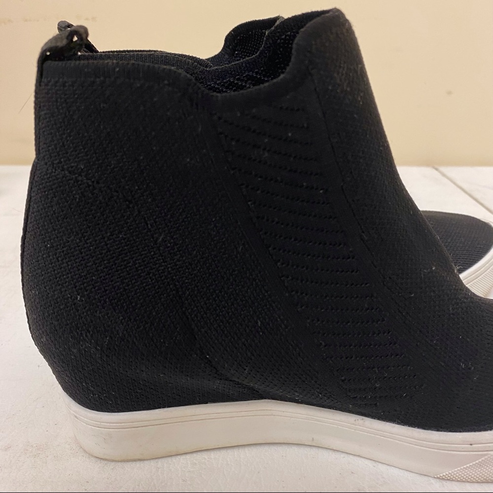 EUC MIA Women's Khloey Wedge Sneaker Size 8.5 - Picture 8 of 9